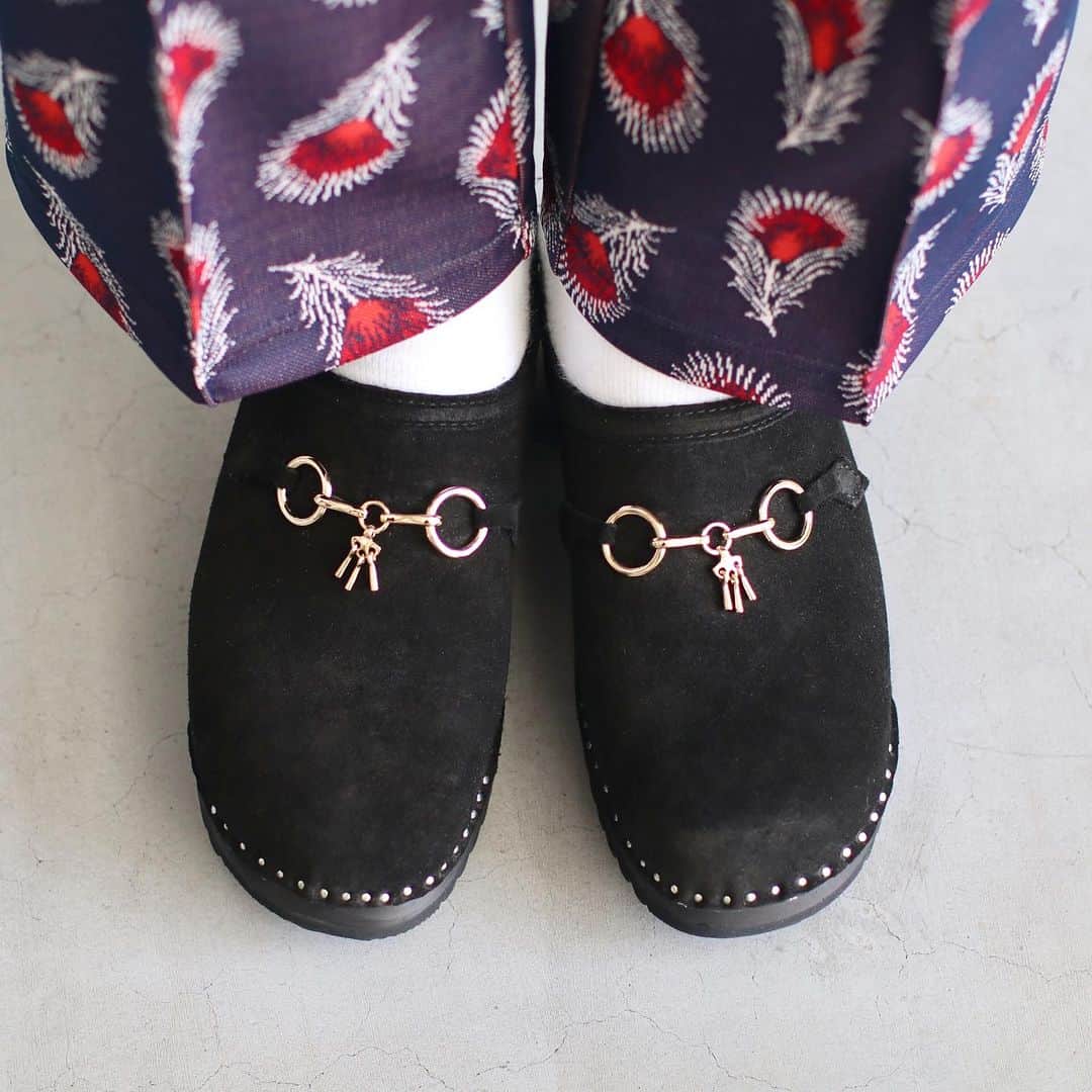 wonder_mountain_irieさんのインスタグラム写真 - (wonder_mountain_irieInstagram)「_ 【limited】 Needles × Troentorp / ニードルズ × トロエントープ "Swedish Clog - Tassel Bit / Rough Out" ¥ 35,200- _ 〈online store / @digital_mountain〉 https://www.digital-mountain.net _ 【オンラインストア#DigitalMountain へのご注文】 *24時間受付 *14時までのご注文で即日発送 *1万円以上ご購入で送料無料 tel：084-973-8204 _ We can send your order overseas. Ordering procedure details can be found here. >>http://www.digital-mountain.net/html/page56.html  _ #Needles #Troentorp #ニードルズ #トロエントープ #nepenthes  #ネペンテス  _ 実店舗：#WonderMountain  〒720-0043  広島県福山市船町2-23 JR 「#福山駅」より徒歩10分 #ワンダーマウンテン #japan #hiroshima #福山 #福山市 #尾道 #倉敷 #鞆の浦 近く _ WOMEN/GOODS： @hacbywondermountain _」8月26日 23時24分 - wonder_mountain_