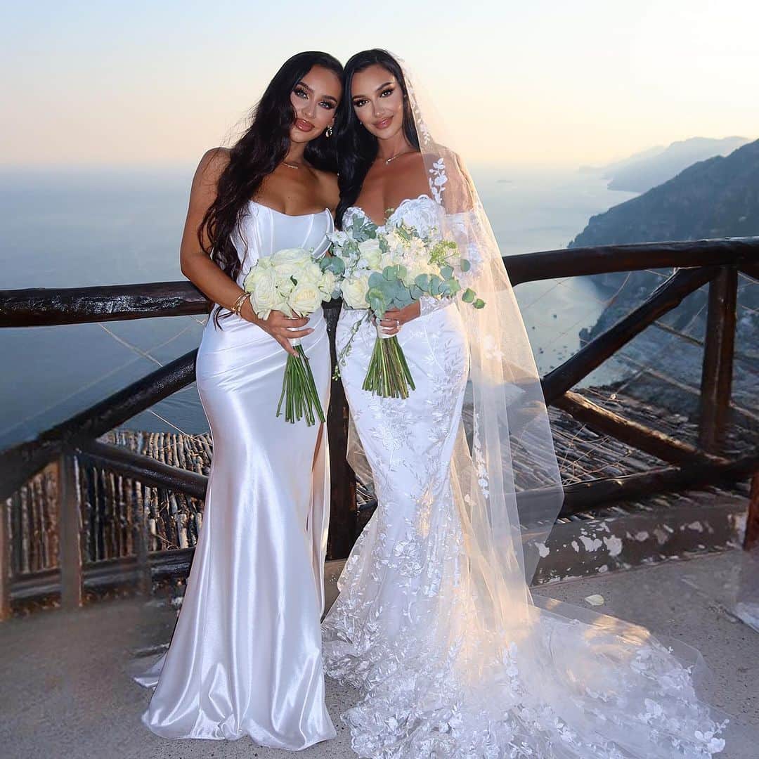 Carli Bybelのインスタグラム：「Had the honor of standing by @monnymoves &  @vin_cenz0 side at the most beautiful wedding in #positano last week. I love you both more than words could ever express!! I wish you two a lifetime of all the love, fun & happiness you both deserve. Blessed to have you in my life & i can’t wait to see what your future holds🥹 Cheers to the two of you!!!! ❤️🇮🇹💋」