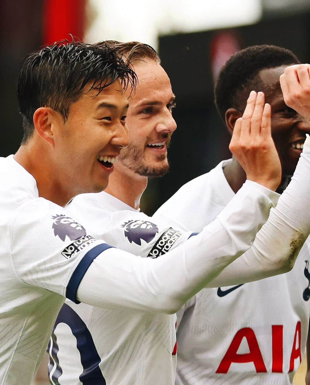 ソン・フンミンのインスタグラム：「Feeling gooood!! Fun game, good performance from the boys and away support you were amazing. I hope you all have a nice bank holiday weekend 😁 @madders 🎯 #COYS」