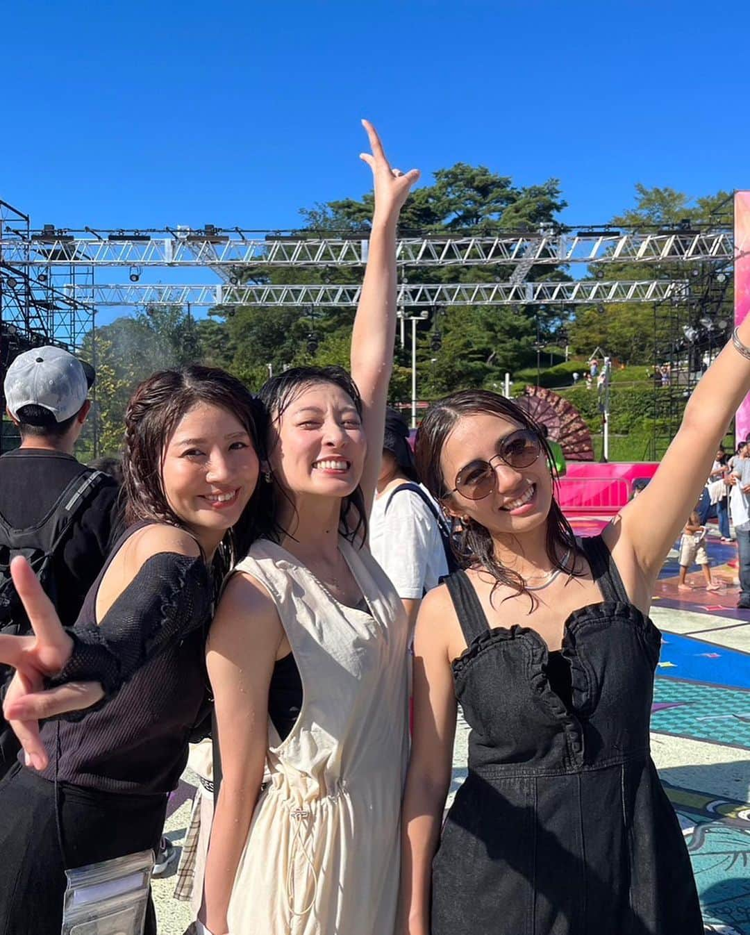 福田朱子さんのインスタグラム写真 - (福田朱子Instagram)「駆け込みで夏らしいことできた🏖️👙☀️🍹🏝️ . . ハイパー疲れた！！たのしすぎて！！ . . 多分人生で初めて西武ゆうえんち行ったんだけど、 大人がこんなに楽しめるって知らなかった🤩！！！ . . ゆうえんち、プール、縁日、昭和の街？、列車の旅、、、 ウルトラマンと共に！！！❤️‍🔥👐 . . などなど、 ハイパー疲れた！！w . . っていう楽しんだ証拠🥳 . . 写真は、大水かけ祭り後の私たち🚿 . . 最初は、細かくあとずさりしてたけど、最終的には思いっきり浴びて、 . きゃーーーーーっ😆 . . ってやってた ₍•͈ᴗ•͈₎ ちびっこに混じってw . . 他にも写真あるからまた載せます🎵 . . 水かけ祭りや、プールは9/3までらしい！！ . . 急いでスケジュール組んだ方がいいよ🗓️😊 . . #西武ゆうえんち #大水かけ祭り #プール #夏休み #女子旅 #大人の休日」8月26日 23時50分 - syuko29