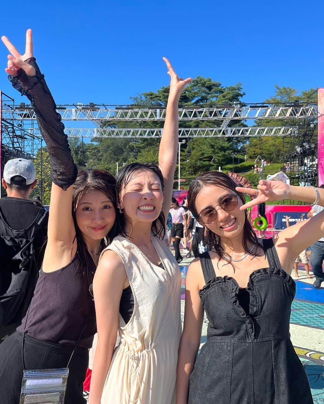 福田朱子のインスタグラム：「駆け込みで夏らしいことできた🏖️👙☀️🍹🏝️ . . ハイパー疲れた！！たのしすぎて！！ . . 多分人生で初めて西武ゆうえんち行ったんだけど、 大人がこんなに楽しめるって知らなかった🤩！！！ . . ゆうえんち、プール、縁日、昭和の街？、列車の旅、、、 ウルトラマンと共に！！！❤️‍🔥👐 . . などなど、 ハイパー疲れた！！w . . っていう楽しんだ証拠🥳 . . 写真は、大水かけ祭り後の私たち🚿 . . 最初は、細かくあとずさりしてたけど、最終的には思いっきり浴びて、 . きゃーーーーーっ😆 . . ってやってた ₍•͈ᴗ•͈₎ ちびっこに混じってw . . 他にも写真あるからまた載せます🎵 . . 水かけ祭りや、プールは9/3までらしい！！ . . 急いでスケジュール組んだ方がいいよ🗓️😊 . . #西武ゆうえんち #大水かけ祭り #プール #夏休み #女子旅 #大人の休日」