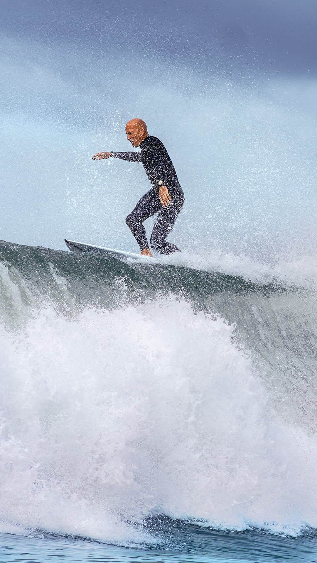 ケリー・スレーターのインスタグラム：「Surfing seemed like a mystical adventure back then—now it’s a dream come true.     ⠀ ⠀ ⠀ ⠀ ⠀ ⠀ ⠀   #breitling #squadonamission #superoceanheritage #chronograph #divingwatch #surfing」