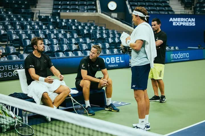 スタニスラス・ワウリンカのインスタグラム：「Getting ready for the @usopen with @casperruud ! ♟️⏳🎾😅🏃🏻💪🏻🇺🇸💙 #practice #fun #hardwork #trusttheprocess  📸 @sbermatov」