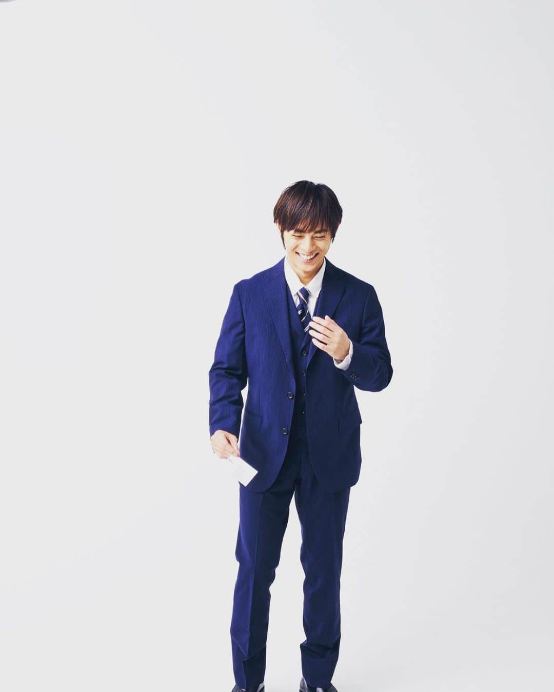 永田崇人のインスタグラム：「30歳ー！！ 信じられない、30歳にはならないと思ってた。なんとなく。  本当にたくさんの方々に支えられて、今があります。感謝しかありません。  本当に皆様ありがとう！！ 明日は #タカおめでトーク2023  楽しみだー！！喋れるね😊」