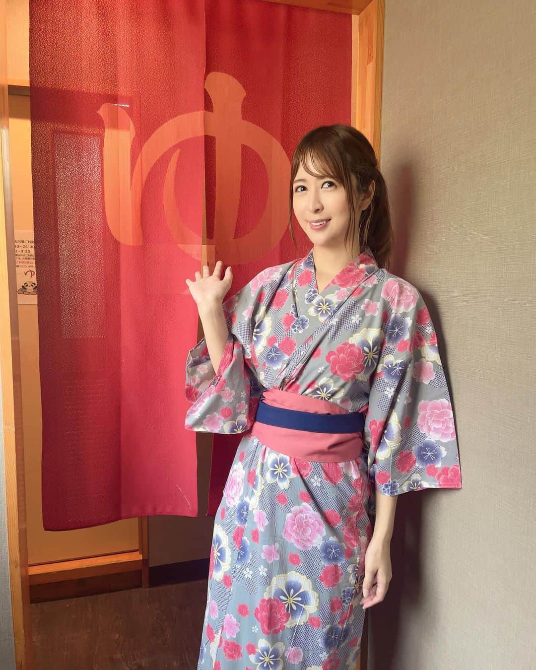 奥村美香さんのインスタグラム写真 - (奥村美香Instagram)「和歌山ロケ2日目💗 サンテレビの撮影📺  行ってみたかった白浜🥺💗 綺麗なヴィラや、しらら浜の魅力をレポートします✨温泉良かった✨♨️  マーブルTV見てね✨  #マーブルtv  #白浜  #ロケ  #サンテレビ  #関西tv  #リゾートガール　#温泉  #しららはま」8月27日 0時04分 - okumura.mika
