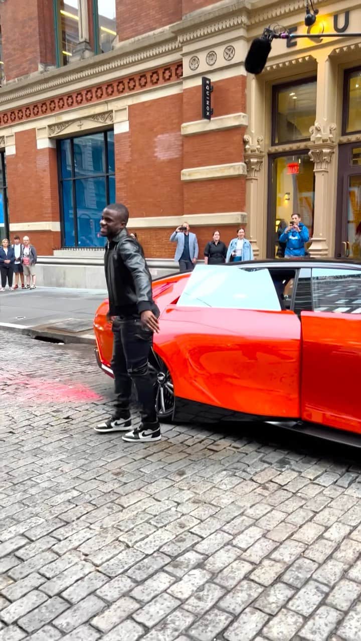 フランシス・ティアフォーのインスタグラム：「An iconic arrival in the @cadillac CELESTIQ to Zero Bond party. #BeIconic #Cadillac #ad」