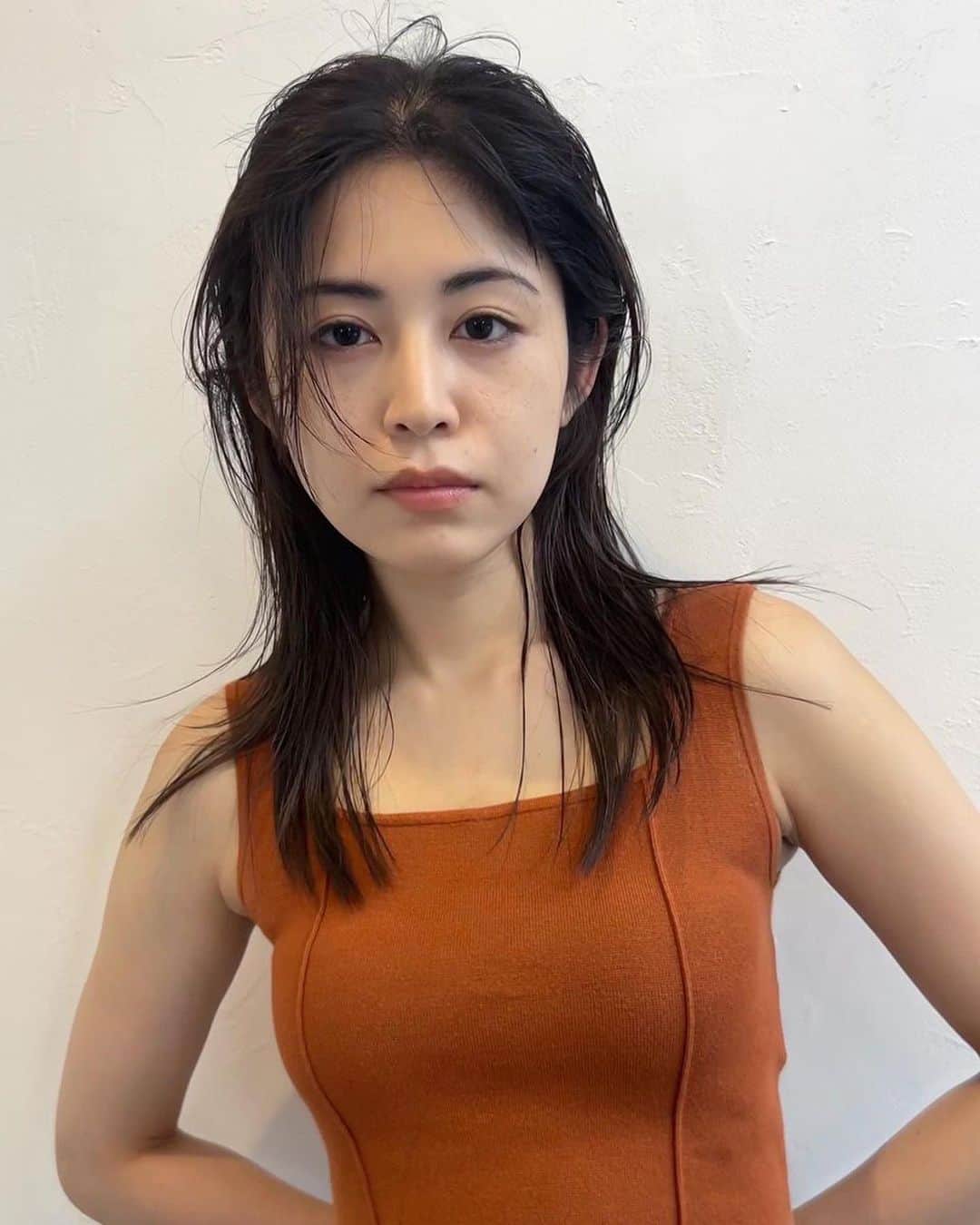 佐久間采那のインスタグラム：「.  💇🏻‍♀️」