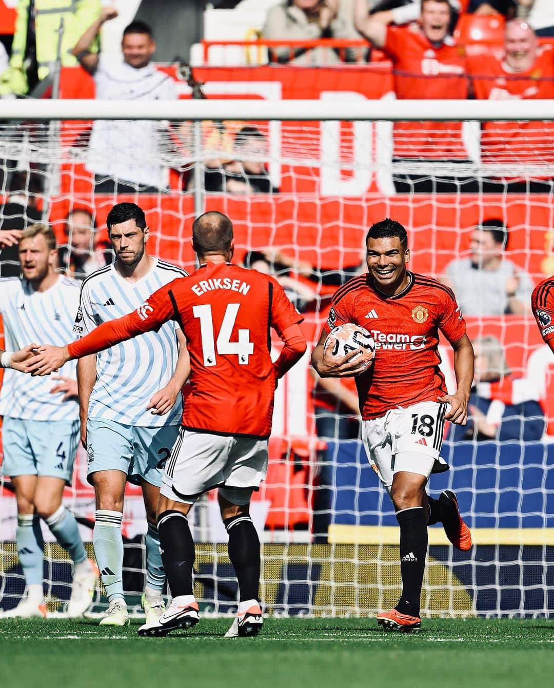 カゼミーロさんのインスタグラム写真 - (カゼミーロInstagram)「@Casemiro with the leveller! ❤️‍🔥  #MUFC #ManUtd #Casemiro #OldTrafford #PremierLeague」8月27日 0時22分 - casemiro