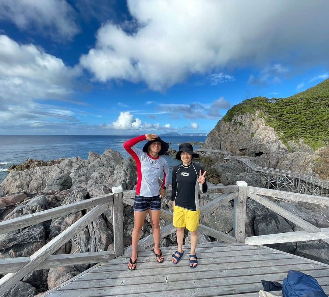 渡辺華奈さんのインスタグラム写真 - (渡辺華奈Instagram)「. 海＆山遊び＆星空編⛰️🌊 たのしかったぁぁぁ！！！ 飛び込み最高〜🥰 .  #夏休み #神津島 #赤崎遊歩道　 #飛び込み　 #シュノーケリング #山 #秩父山 #展望台 #星空 #柔道教室 #柔道 #海 #mma #MMAfighter #筋肉女子」8月27日 0時42分 - kana_0821