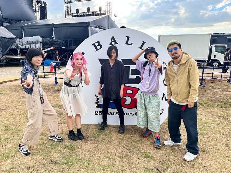 のインスタグラム：「きょーの！ヤバTこやまくんと🐼」