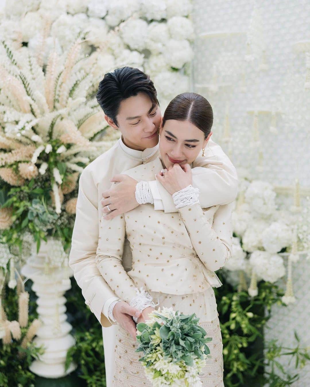 キンバリー・アン・ウォーテマス・ティアムシリのインスタグラム：「And just like that our new chapter has just begun..🤍💍26.08.2023  ”Lanna engagement ceremony”  📷 @bluezuriphoto」