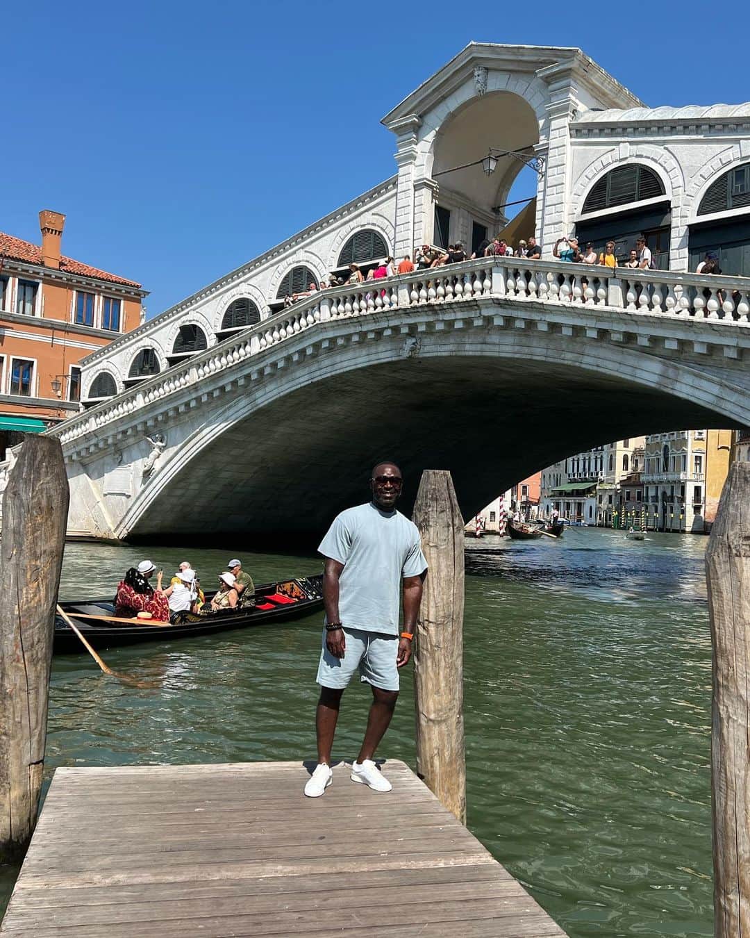 アンディ・コールのインスタグラム：「Venice 🔥🔥.. boxed off…」