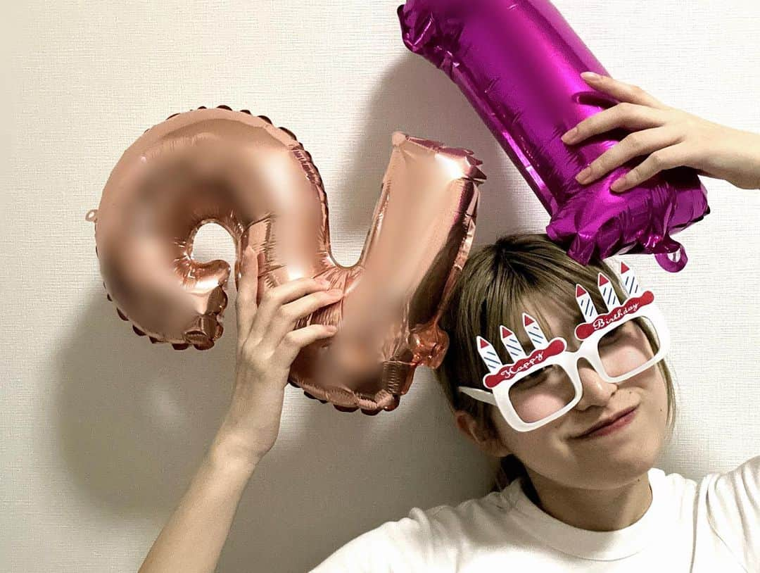 吉田華恋さんのインスタグラム写真 - (吉田華恋Instagram)「２１歳です❕ 心身ともに健康に。 楽しく幸せに生きてゆきたいですね。 あと少しよろしく〜！」8月27日 1時39分 - karen_yoshida_8