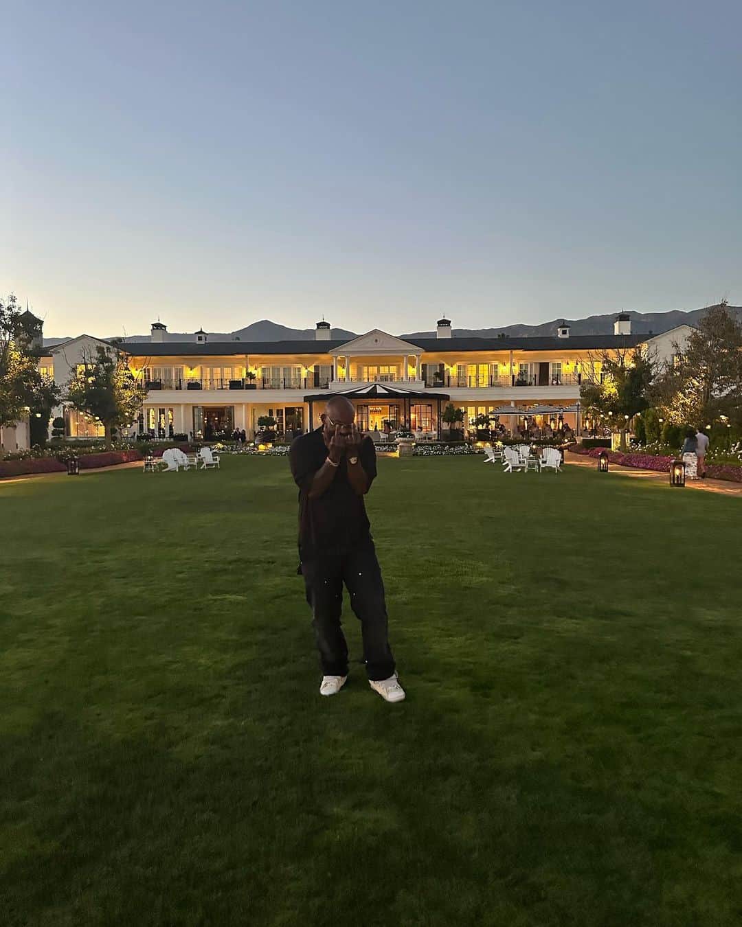 テイラー・ジェームスさんのインスタグラム写真 - (テイラー・ジェームスInstagram)「Montecito, I'm sippin' Pinot 🍷」8月27日 1時45分 - djtayjames