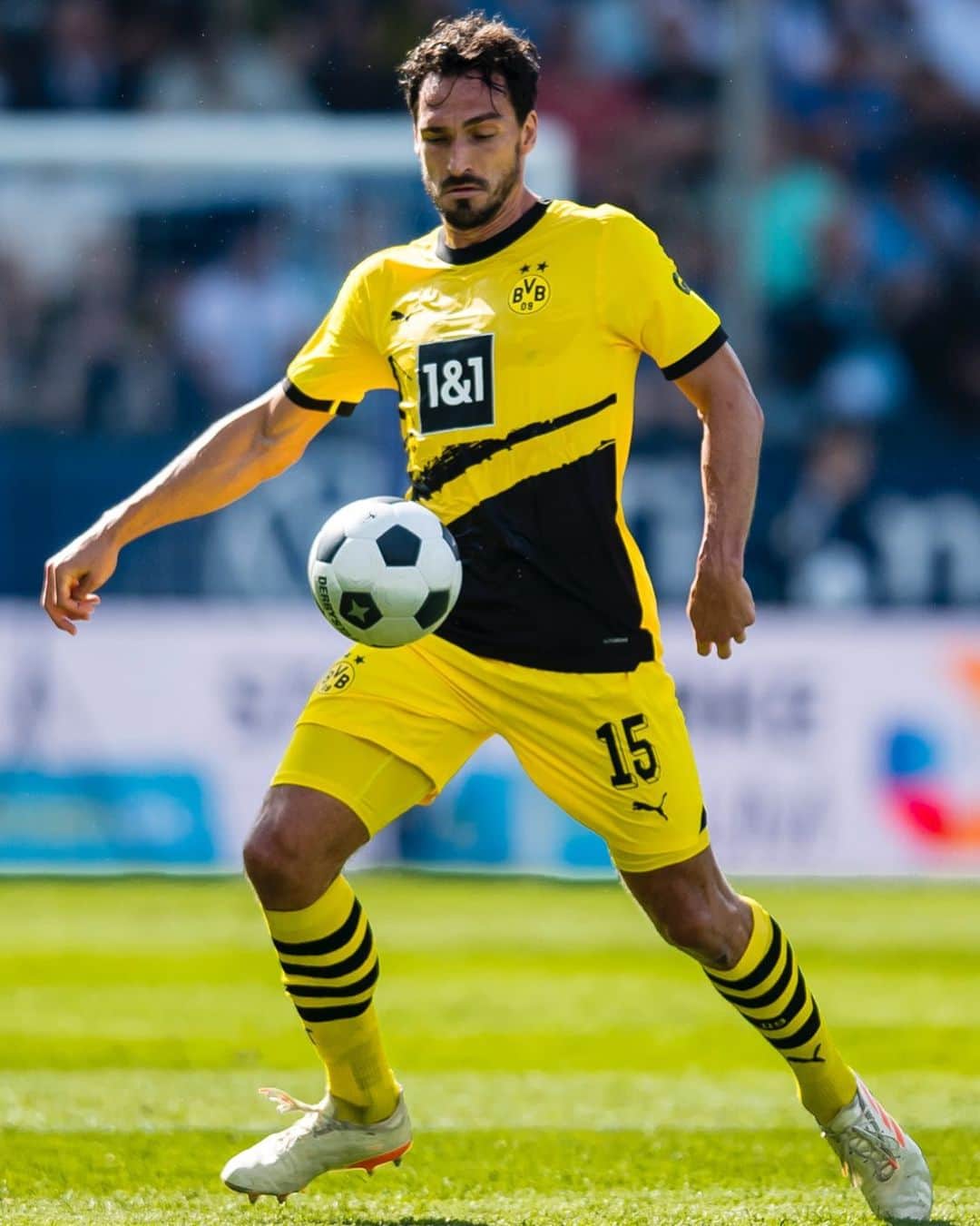 のインスタグラム：「Spiel war nix. Der Rücken dann noch schlechter, so dass ich nach 45 Minuten raus musste. Die Stimmung in Bochum wie so oft richtig gut. Das Ergebnis insgesamt verdient für beide Seiten.」