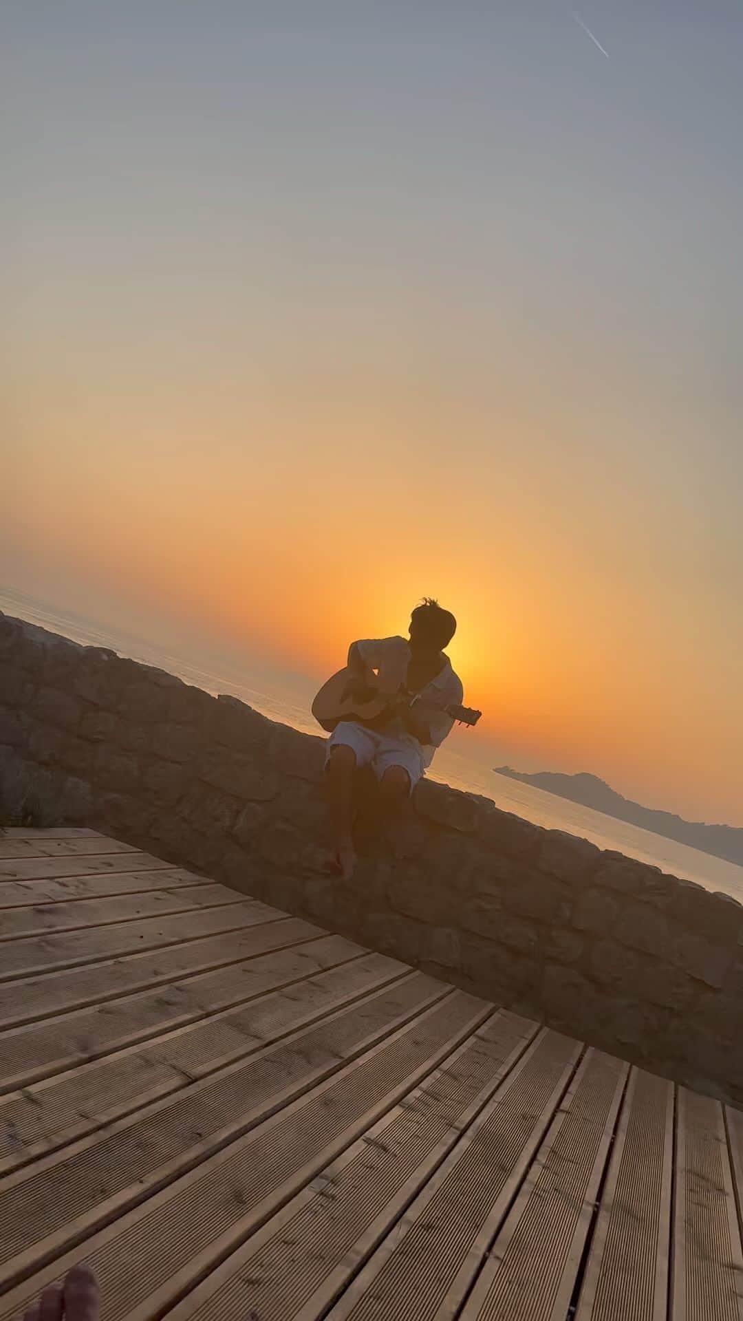 のインスタグラム：「Here comes the Sun 🌞 @cruzbeckham @thebeatles ❤️」