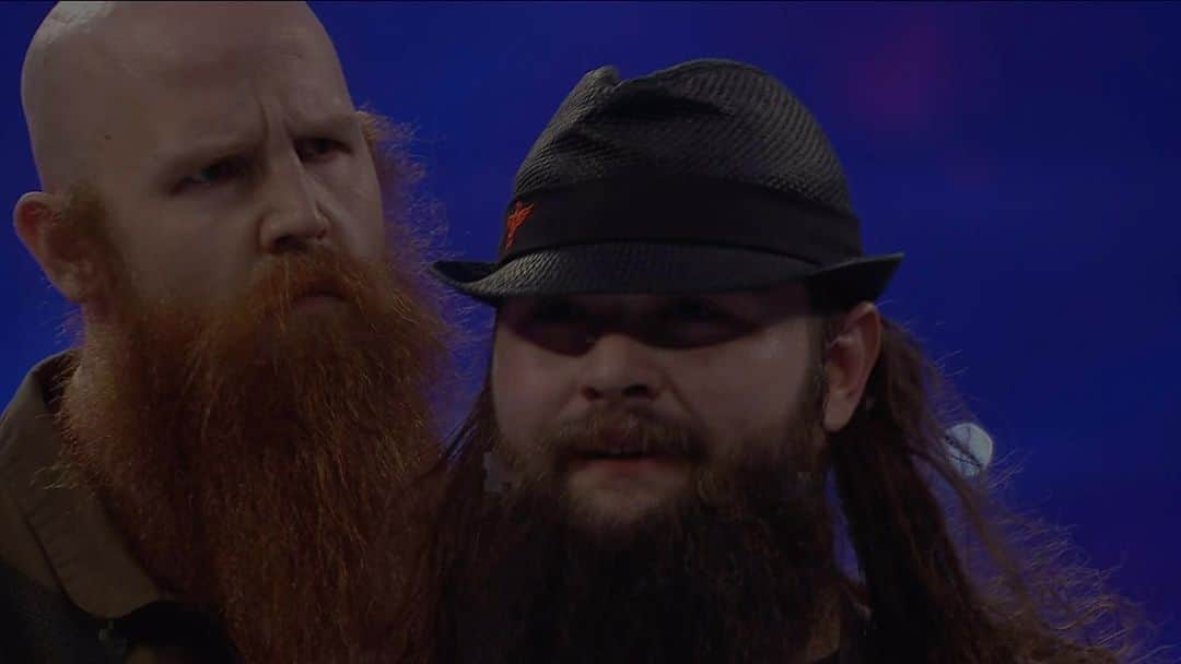 ドウェイン・ジョンソンのインスタグラム：「You will be missed, my friend.  Deeply missed 🕊️ 💔   Im heartbroken for the Rotunda family over Windham Rotunda’s (Bray Wyatt) passing.   What an incredible shining star he was in our squared circle 💫   I LOVED his presence, promos, in ring work and most importantly - his connection with the @wwe universe.  Bray Wyatt was a very unique, cool, rare, ORIGINAL and AUTHENTIC character — which is actually very hard to create in our crazy world of pro wrestling.   Very few have done it.  Bray was one of them.   So at WRESTLEMANIA 32 - in front of the largest crowd in WWE HISTORY - 101,763 rabid @wwe universe fans…   Bray and I, decided to GO FOR IT and “test the waters” to see how the crowd would react to a potential ROCK vs BRAY WYATT future WrestleMania match.   Needless to say, we got our answer 🤯⚡️🏟️   My love, strength and mana to the Wyndham family.  Love you guys and stay strong.   As always,   Bray….”thank you for the house’   #ohana 🩵 #windham #3rdgeneration #restinlove #hesgotthewholeworldinhishands」