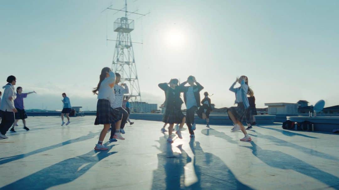 池田大さんのインスタグラム写真 - (池田大Instagram)「ABCマート×UNDER ARMOURのCM「好きだから、踊る。」の監督をさせていただきました。 @abc_mart_japan  @underarmourjp   音楽はsumikaさんの「10時の方角」です。 @sumika_inc  @kentakataoka @takayuki_ogawa_sumika   Cast：JURIANA @juriana_a.i.a 、RIO、MINT、HIROMA、SOUMA Director：Dai Ikeda @dai_ikeda_  Cinematographer：Koretaka Kamiike @koretakakamiike  Chief Camera Assistant：Hide Ota Lighting Director：Takahide Sakai @sakai_takahide  Chief  Lighting Assistant：Aoto Ukon Production Design：Hiroshi Akimoto Choreographer：mico @mico1999916  Dance Coordination：Rieko Araki、Orie Nagata(ODORIBA) @orie_nagata  Stylist：Miki Asano @asano_miki  Hair & Make Up：Mana Takahashi Offline Editor：Shintaro Yoden(MAZRI Inc.) @widdy_denke  Online Editor：Ryosuke Ichikawa、Takaho Noki(MAZRI Inc.) MA：Kaiki Kitaguchi Colorist：Yoshiyuki Nishida(ARTONE FILM Inc.) @yoshiyuki_nishida95  Assistant Director：Masao Sugiura Production Manager：Yumika Teranishi(MAZRI Inc.) Production Assistant：Tatsuki Tashita (MAZRI Inc.) Producer：Kentaro Kinoshita(TYO Monster)、Takuro Nakamura(MAZRI Inc.) @takuro__nakamura  Production：MAZRI Inc. Special Thanks : KouteiSennin @kouteisennin_timemachine_aia」8月27日 14時59分 - dai_ikeda_