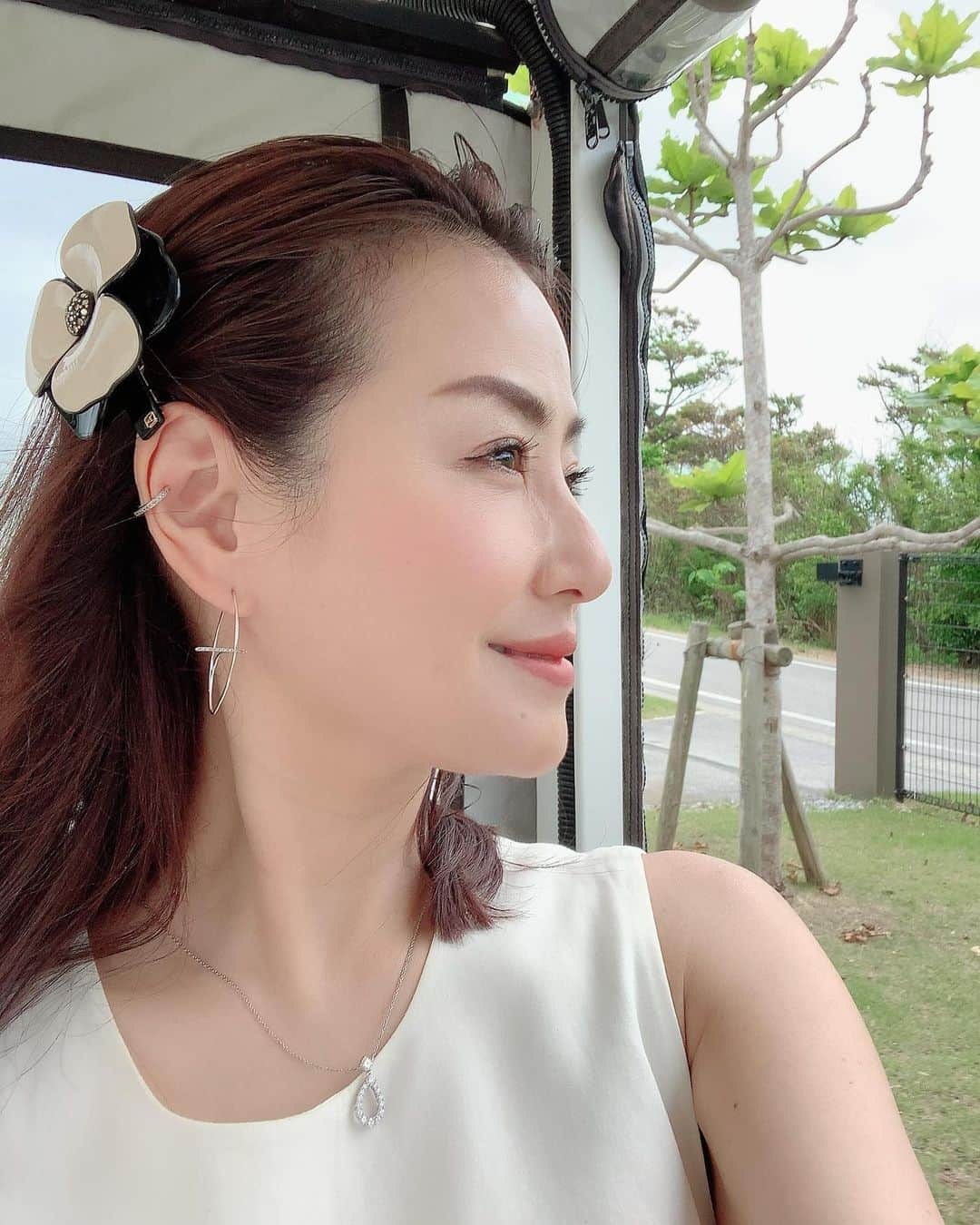 真樹麗子のインスタグラム：「はいさい🌺✨  #summervacation2023  #家族旅行 #何もしない贅沢  #お気に入りのオーベルジュに身を任せ #久々みんなでゆっくり過ごします #travelgram #model  #beauty  #harrywinston」