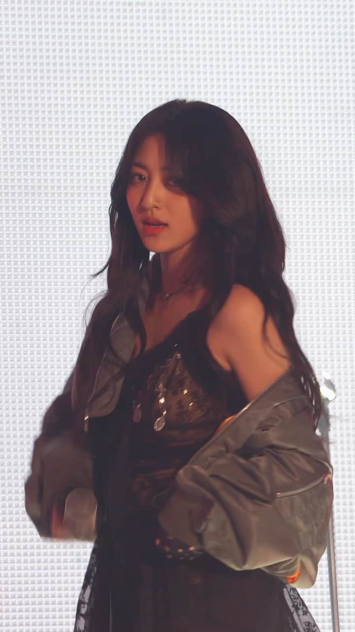 TWICEのインスタグラム：「ZYO’s ZONE Sketch # 8  #TWICE #트와이스 #JIHYO #지효 #ZONE #KillinMeGood #Nightmare」