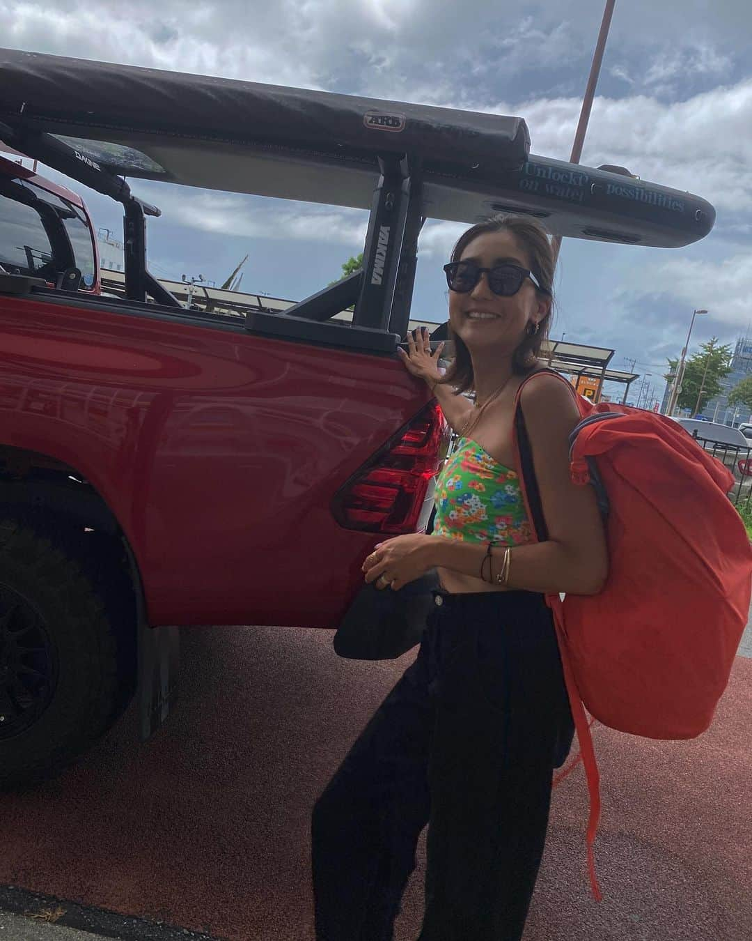 堀舞紀のインスタグラム：「🎒👒🌞  #大冒険へ #出発進行 〜🫶🏾  荷物🧳限界！！！！ww」