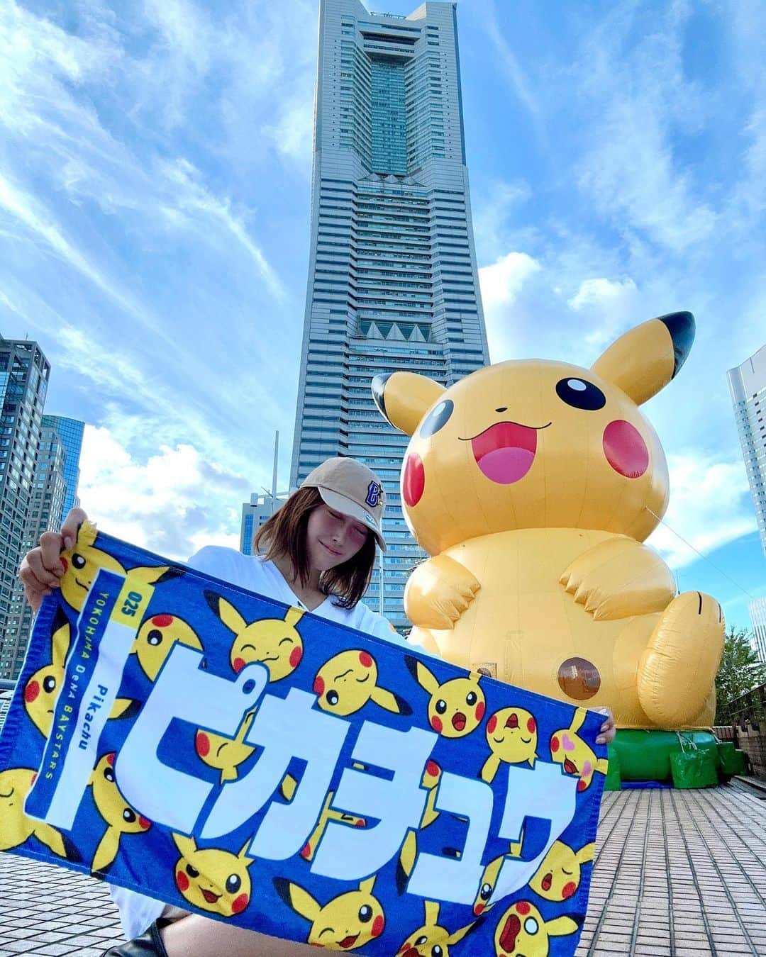 諸星みゆのインスタグラム：「💙💜❤️🧡💖💛💚 ⁡ 桜木町駅、赤レンガにもいた 大きなピカチュウが 桜木町駅近くの船乗りば？の近くにもいた〜🚢⚓️✨️ ⁡ こっちは人が少なくて 穴場だったかもしれない😏📷✨ ⁡ おっきいピカチュウと ランドマークタワーの写真 とってもお気に入り〜☺️💕 ⁡ ベイスターズのポケモンイベントで買った タオルがとても目立ってて良き🥰 帽子もベイスターズとのコラボ❣️ ⁡ 写真の中に私の好きが溢れている\(,,^ω^,,)/💗💗💗 ⁡ ┈┈┈┈┈┈┈┈┈┈┈┈┈┈┈┈┈┈┈┈ ⁡ 📍桜木町付近 ⁡ ┈┈┈┈┈┈┈┈┈┈┈┈┈┈┈┈┈┈┈┈ ⁡ ⁡ #桜木町駅 #桜木町  #みなとみらい #ポケモン  #ポケスタグラム  #ポケジェニック #フォトジェニック #ポケモンwcs  #ポケモン #ピカチュウ #ピカスタグラム #ポケスタグラム #ポケモンだいすきクラブ #ポケモン好きと繋がりたい  #wcs2023 #wcs  #pokemon #pokemonworldchampionships  #pokestagram #pikachu #pikastagram #pokemonfan #pokemoncommunity #pokemonplush #pokemoncollectors #pokemoncollections #pokemonwcs#pokemonwcs2023 #pokegenicyokohama #pokemonworld#pokemonworlds #pokegenic」