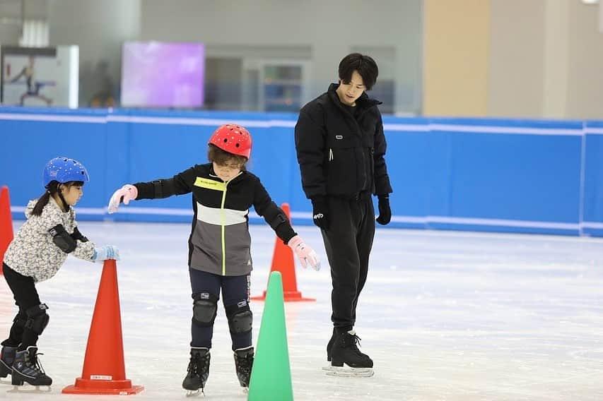 山本草太のインスタグラム：「. イーグルススポーツスクール⛸」