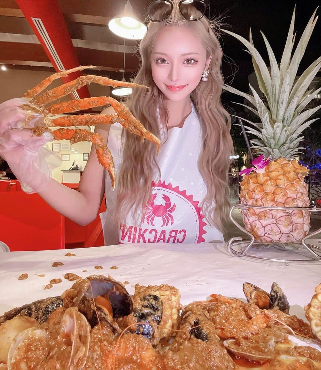 如月れいさんのインスタグラム写真 - (如月れいInstagram)「🫲🦀🦐🦞🫱  ミシュランシェフのお店でハワイの新鮮な食材を マナーを気にせず手づかみで豪快に頂きました👱🏽‍♀️  #キャバ嬢#熊本キャバクラ#水色向上委員会#韓国系ギャル#熊本キャバ嬢#キャバドレス #ミルクティーベージュ#エンジェルシャンパン #タビジョ#整形#ダイエット#キャバ嬢ヘアメイク#歌舞伎キャバ嬢 #六本木キャバ嬢 #北新地キャバ嬢#中洲キャハ嬢 #韓国コスメ#骨スト#イエベ#女子旅#熊本カフェ#アートメイク#熊本サウナ#海外旅行好きな人と繋がりたい #ハワイグルメ #ハワイ旅行」8月27日 6時02分 - rei_atelier__