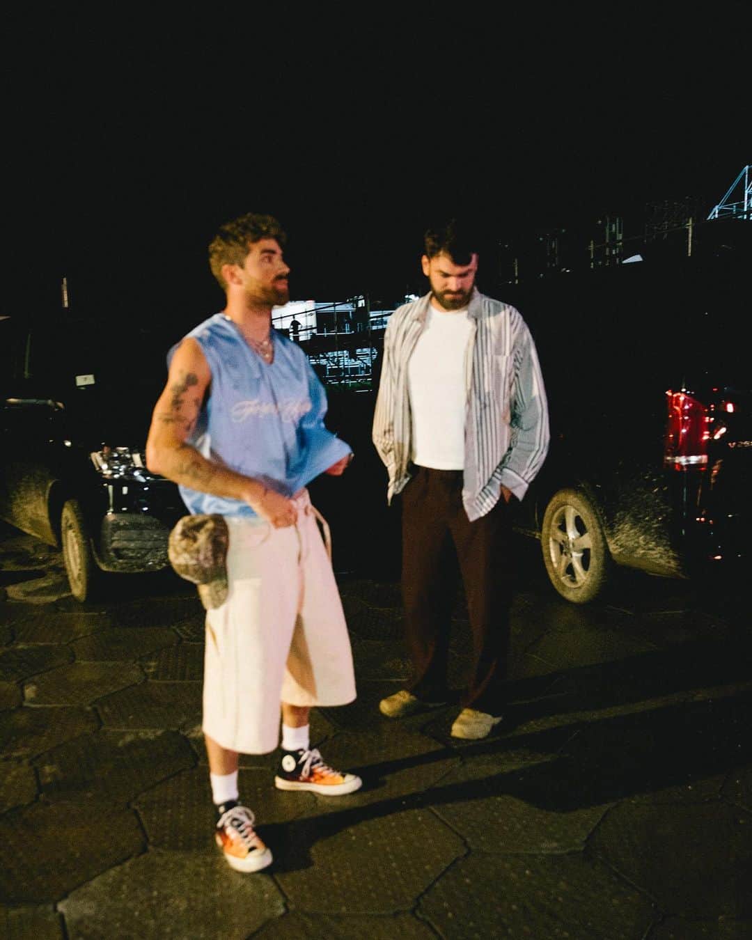 The Chainsmokersさんのインスタグラム写真 - (The ChainsmokersInstagram)「this is all we know 🧀 🧀 🧀」8月27日 6時31分 - thechainsmokers