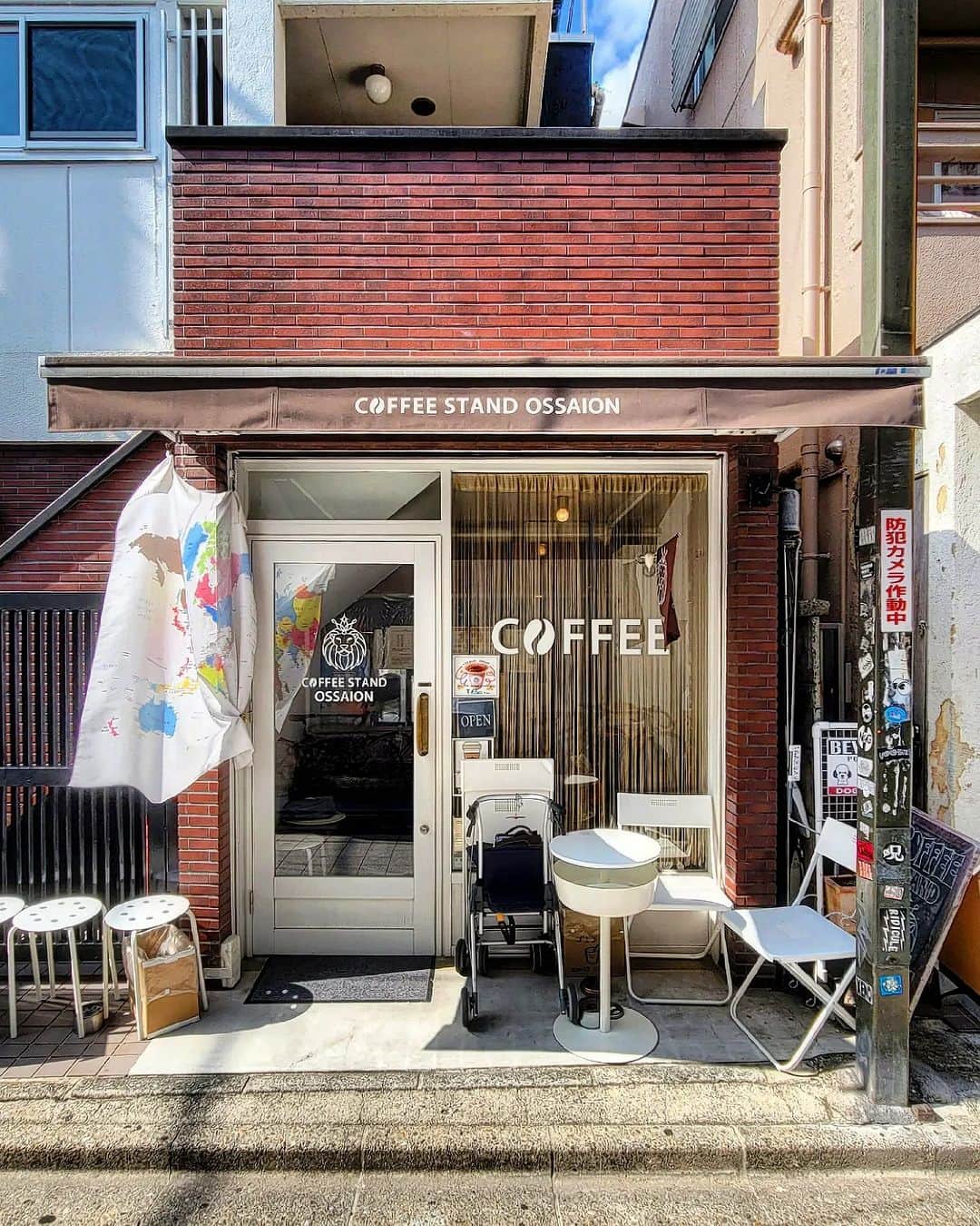 CAFE-STAGRAMMERさんのインスタグラム写真 - (CAFE-STAGRAMMERInstagram)「Anyway, I just want to chill out at cafe today. 何かを変えるためには、いつもとちょっと違うことを♪  #中野 #☕ #中野カフェ #nakano #コーヒースタンドオサイオン #coffeestandossaion #cafetyo #tokyocafe #カフェ #cafe #tokyo #咖啡店 #咖啡廳 #咖啡 #카페 #คาเฟ่ #Kafe #coffeeaddict #カフェ部 #cafehopping #coffeelover #discovertokyo #visittokyo #instacoffee #instacafe #東京カフェ部 #sharingaworldofshops」8月27日 6時49分 - cafetyo