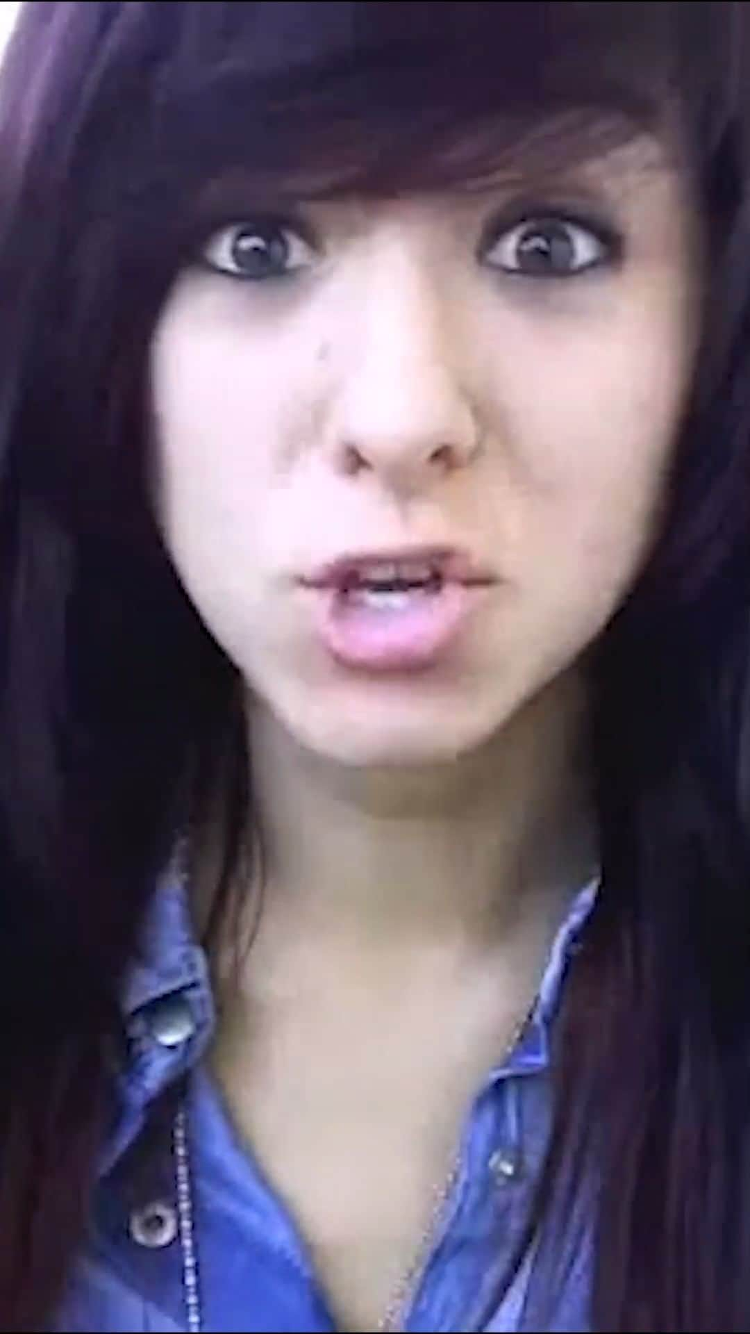 クリスティーナ・グリミーのインスタグラム：「Have a goofy weekend watching Christina’s “goofy” update #TeamGrimmie 💚」