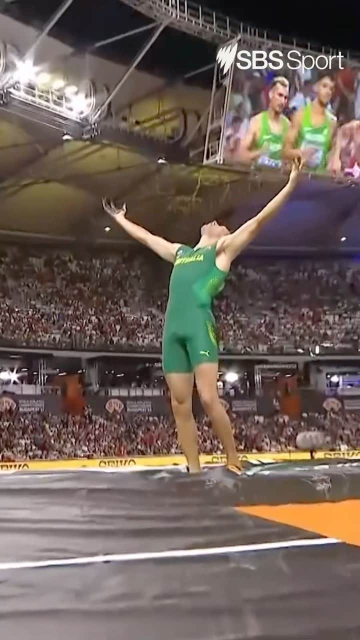 カーティス・マーシャルのインスタグラム：「@ninakennedy_ 🥇 @kurtismarschall 🥉  🇦🇺 The Australian training partners conquer the pole vault in Budapest 💪  …and it’s another medal shared with the USA, in the SAME event! 🇺🇸😱  #WorldAthleticsChamps」