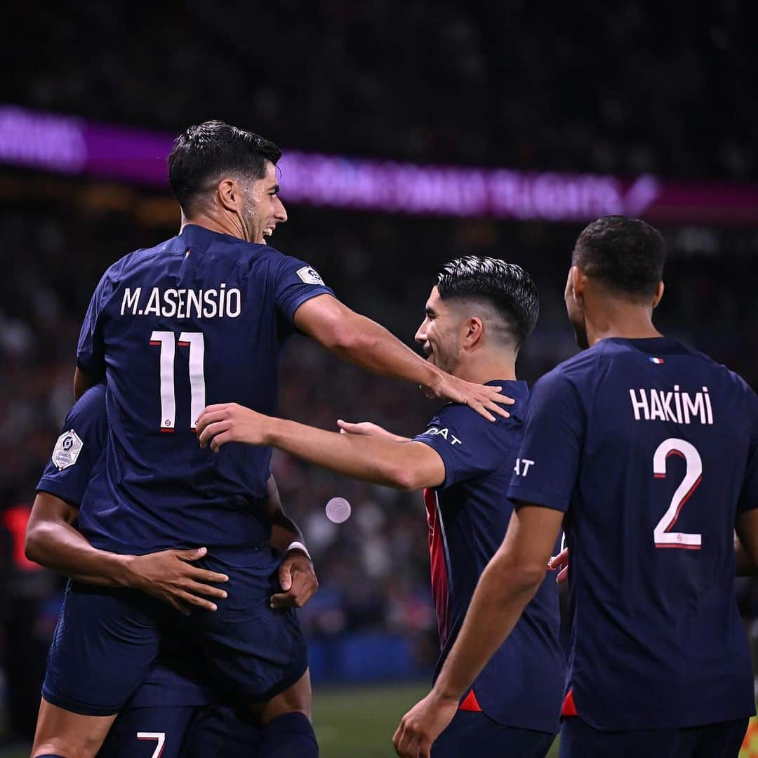 マルコ・アセンシオさんのインスタグラム写真 - (マルコ・アセンシオInstagram)「First win, first goal. 😁⚽️ Ici c’est Paris 🔴🔵 @psg」8月27日 7時21分 - marcoasensio10