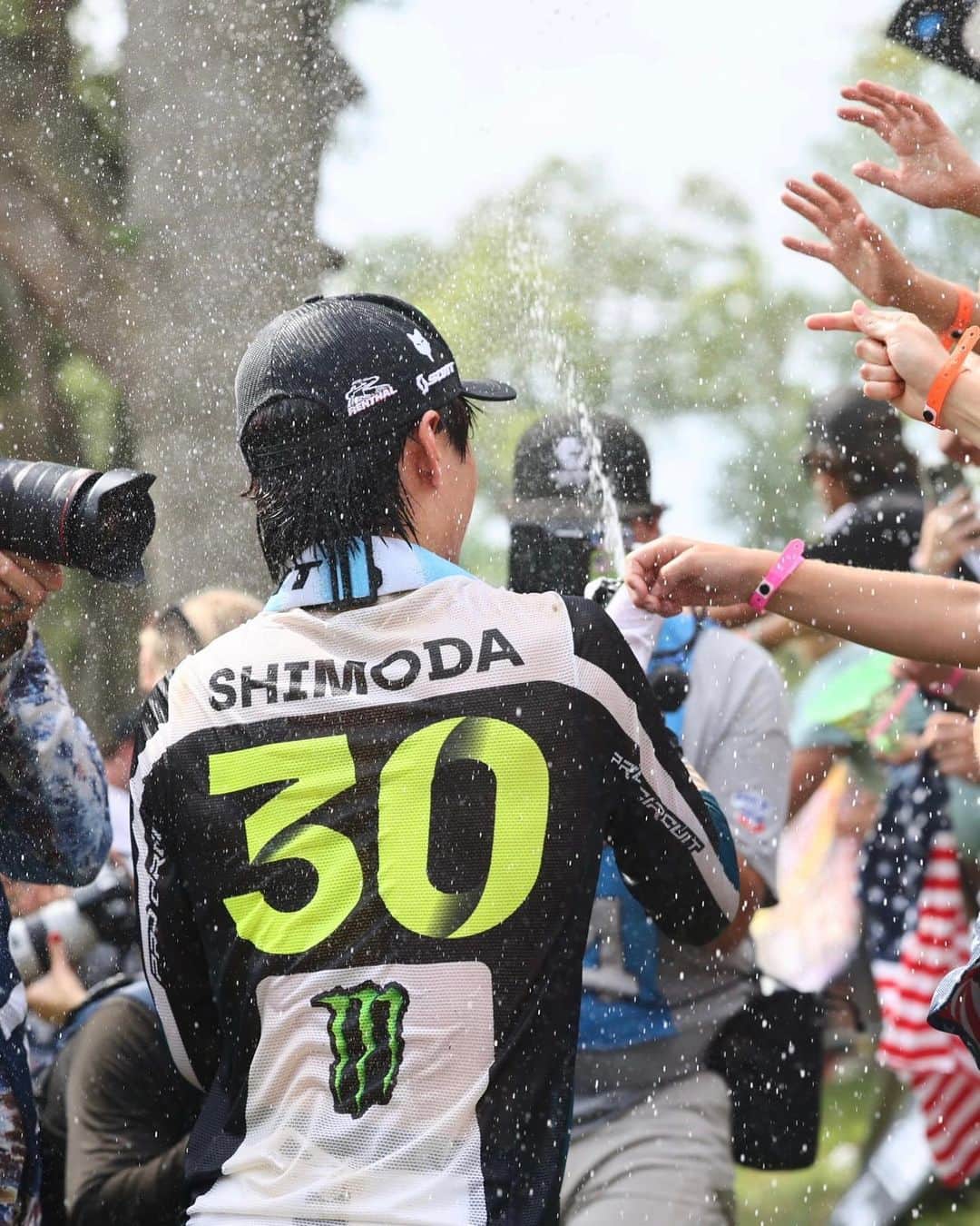 モンスターエナジーさんのインスタグラム写真 - (モンスターエナジーInstagram)「@JoShimoda WINS AT IRONMAN 👏 @ProMotocross   #MonsterEnergy #ProMotocross #SuperMotocross #IronMan」8月27日 7時25分 - monsterenergy