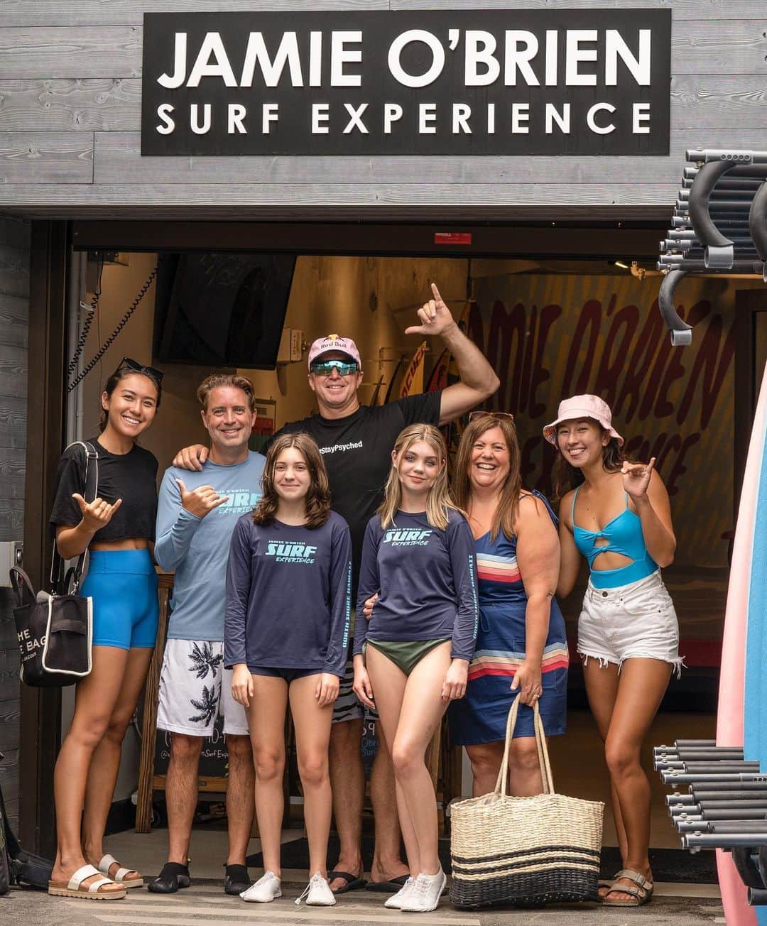 ジェイミー・オブライエンさんのインスタグラム写真 - (ジェイミー・オブライエンInstagram)「Summer vibes @jamieobriensurfexperience I love sharing the gift of surfing to others 🏄‍♂️🩵🏄‍♀️📍 @turtlebayresort」8月27日 8時02分 - whoisjob