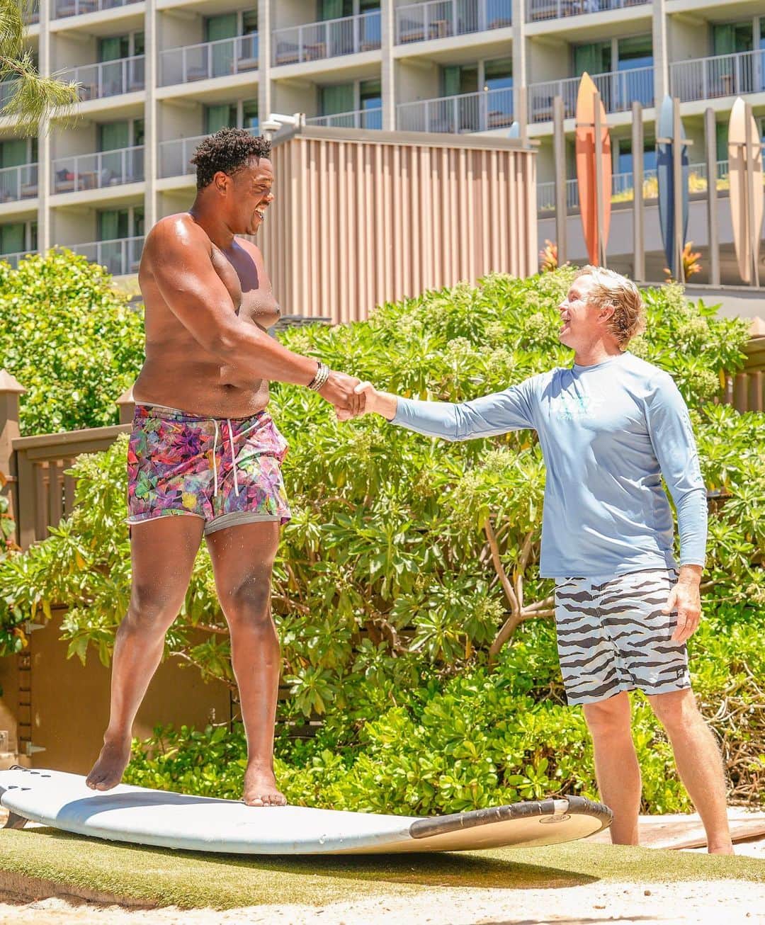 ジェイミー・オブライエンさんのインスタグラム写真 - (ジェイミー・オブライエンInstagram)「Summer vibes @jamieobriensurfexperience I love sharing the gift of surfing to others 🏄‍♂️🩵🏄‍♀️📍 @turtlebayresort」8月27日 8時02分 - whoisjob