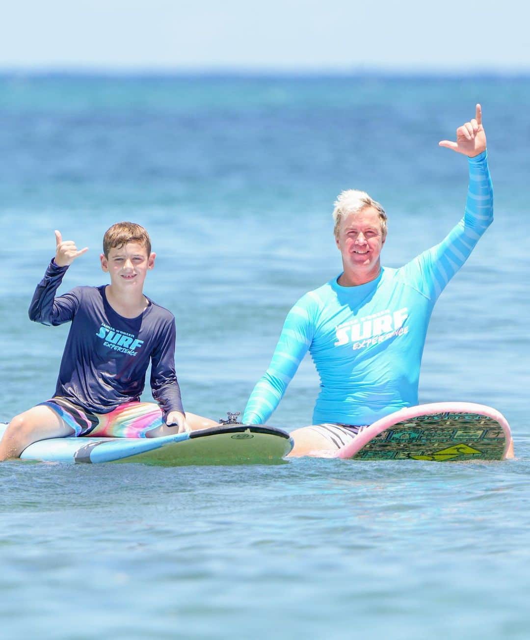 ジェイミー・オブライエンさんのインスタグラム写真 - (ジェイミー・オブライエンInstagram)「Summer vibes @jamieobriensurfexperience I love sharing the gift of surfing to others 🏄‍♂️🩵🏄‍♀️📍 @turtlebayresort」8月27日 8時02分 - whoisjob