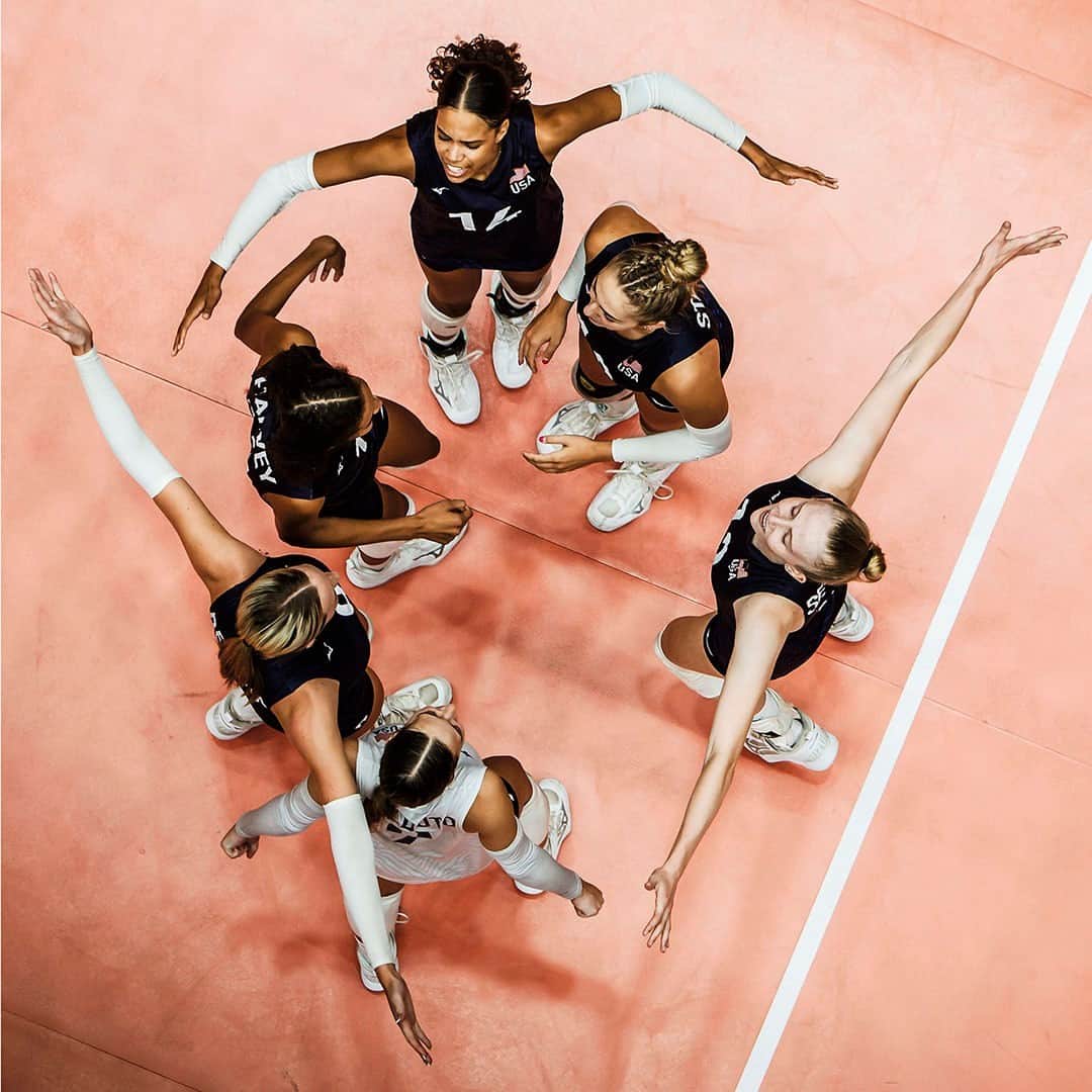 USA Volleyballさんのインスタグラム写真 - (USA VolleyballInstagram)「Congratulations to our Women's U21 National Team for finishing sixth at the World Championship! You made us all proud.   Story/stats/quotes on today's loss to Türkiye 3-1 (26-28, 25-20, 25-19, 25-18): 🔗 in bio.」8月27日 9時32分 - usavolleyball