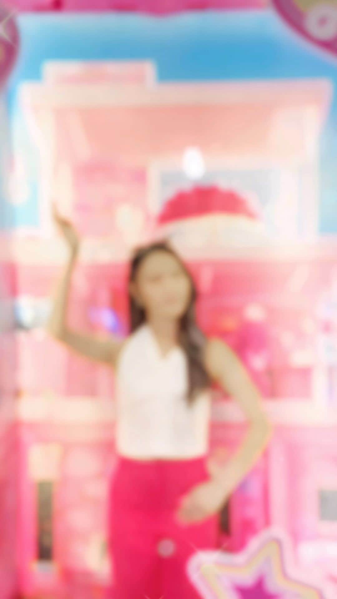 エルキーのインスタグラム：「OMG 😳 Barbie is dancing to Speed Up💓 #SpeedUpChallenge #Elkie #莊錠欣 #SpeedUp #BARBIE」