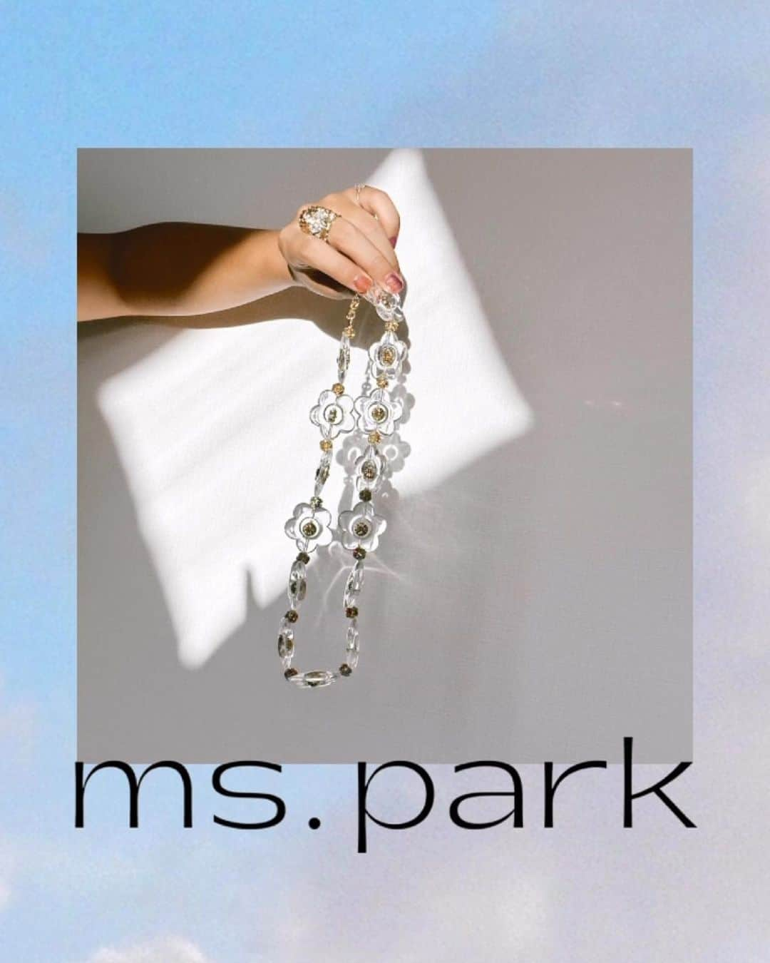 Rihwaのインスタグラム：「私のアクセサリーブランド《ms.park》 @ms.park_since2021 今年も2日間限定で中目黒にお店オープンします！今回も色んな想い、パワーを込めてひとつひとつ作っています。私は終日ブランドのオーナー&デザイナーとして店頭に居るので、みんなに会えるの楽しみ！💖✨✨  Date: 9/23(sat), 9/24(sun) Time: 12:00-18:00 Door: 1 Drink / per  (入店後カウンターにてオーダー下さい) Place: grapht (中目黒) @grapht_tokyo 〒153-0042 東京都目黒区青葉台3-16-8 青葉台ハーモニービル2F」