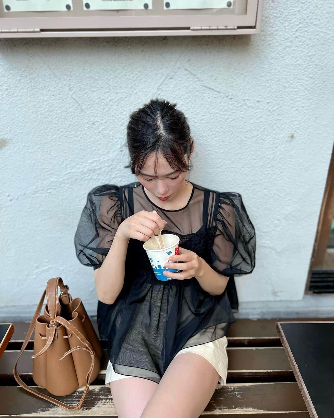 島村みやこさんのインスタグラム写真 - (島村みやこInstagram)「。 夏みっけ〜🍧 かき氷手に付かず食べれたことある？  最近はしろくま🐻‍❄️くんに ハマっております♡  おすすめのアイス教えて〜  ✨」8月27日 17時00分 - miyako_shimamura.official