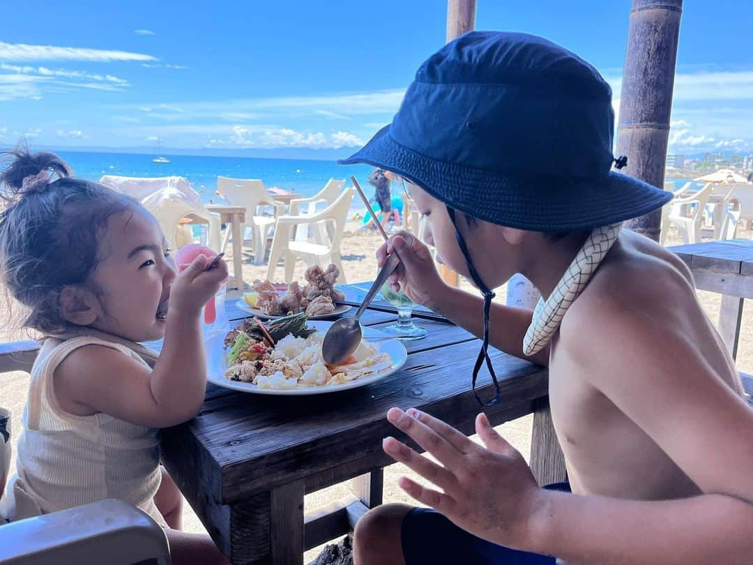 宇藤えみさんのインスタグラム写真 - (宇藤えみInstagram)「もう夏が終わろうとしている🏖️ ストーリーばかりで楽しい夏の記録全然アップ出来てない〜笑 この夏 @blue_moon_hayama1997 によくいたわ🏖️ #暮らし」8月27日 9時46分 - emiuto