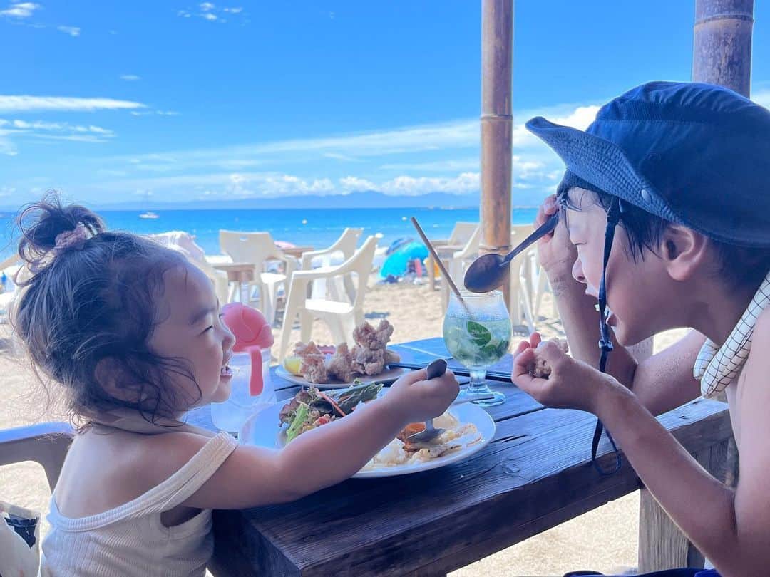 宇藤えみのインスタグラム：「もう夏が終わろうとしている🏖️ ストーリーばかりで楽しい夏の記録全然アップ出来てない〜笑 この夏 @blue_moon_hayama1997 によくいたわ🏖️ #暮らし」