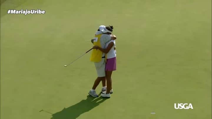 マリアホ・ウリベのインスタグラム：「¡Eres enorme, Mariajo🇨🇴!   Gracias por apoyar a las futuras estrellas del golf nacional⛳️🇨🇴 con el Campeonato Nacional Junior ‘Copa Mariajo Uribe’🏆🇨🇴.  🎥 @ruitoquegolfcountryclub   Un evento con el apoyo del @mindeportecol .  #Fedegolf #DJCG #CopaMariajoUribe #MÁSGOLF ⛳️🇨🇴」