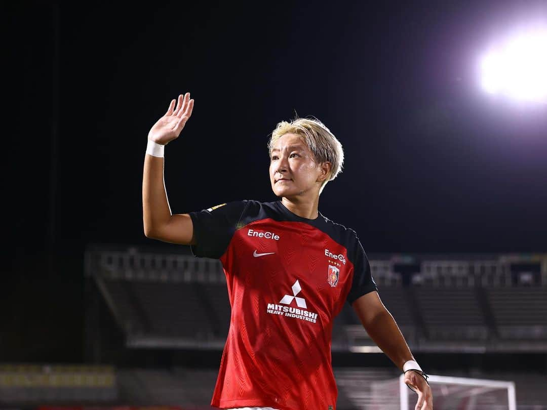 菅澤優衣香のインスタグラム：「WEリーグカップ開幕戦⚽️ ・ ・ 沢山の応援ありがとうございました！ 今シーズン、個人的にも結果を残せるよう楽しみつつ怪我に気をつけながら頑張っていきますので、引き続き浦和レッズレディース、菅澤の応援よろしくお願い致します✊🏻⚽️ ・ ・  #三菱重工浦和レッズレディース  #浦和レッズ  #urawareds   #WEリーグ  #soccer  #soccerplayer   #9  投稿増やします🙇🏼‍♂️笑  @urawaredsladies」