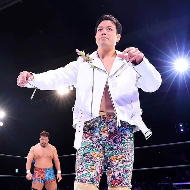 プロレスリング・ノアさんのインスタグラム写真 - (プロレスリング・ノアInstagram)「2023年8月26日 宮城・仙台PIT 【ABEMA presents N-1 VICTORY 2023】  潮崎と征矢はフルタイムドローで首の皮一枚、最終戦へ望みつなぐ。  ■見逃し配信はwrestleUNIVERSE‼️ 👀https://www.wrestle-universe.com/lives/4aYcX5KUypxHC3z47ZURcn . .  ■N-1シリーズチケットは絶賛発売中！ 良い席はお早めに！ https://www.noah.co.jp/schedule/ ⚪詳しくはプロフィール画面に記載のURLからご覧ください . ◆『ABEMA presents N-1 VICTORY 2023』特設サイト https://www.noah.co.jp/n12023/ . 【N-1 VICTORY 2023リアルタイム優勝予想サイト】開設！ プレゼントキャンペーン第2弾開催中！ 応募方法は、あなたが予想するAブロック＆Bブロックの優勝者を選ぶだけ！ Fire TV Stickを5️⃣名様にプレゼント！ ▼優勝予想特設ページはこちら https://abema-noah2023-n1.com . 👀『N-1 VICTORY 2023』はABEMA無料生中継‼️＆wrestleUNIVERSE生中継‼️ . 🔥NOAHを見るならWRESTLE UNIVERSE‼️🔥 . 🖥️【WRESTLE UNIVERSEはこちら】 👀https://www.wrestle-universe.com/ . . Hello to all Pro-Wrestling fans overseas!! WRESTLE UNIVERSE ,the leading wrestling video subscription site,Please register!! . ⏯️WRESTLE UNIVERSE is here!! 👀https://www.wrestle-universe.com/ . . . #noah_ghc #n12023 #プロレスリングノア #prowrestlingnoah #プロレス #prowrestler #prowrestling #ABEMA #wrestleUNIVERSE #プロレスフォト #instaprowrestling」8月27日 9時49分 - noah_ghc