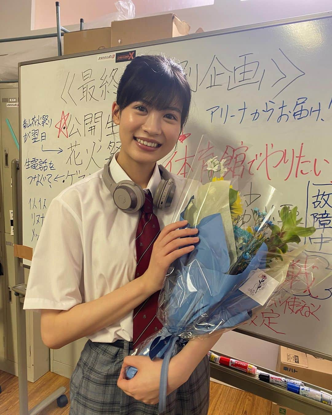 クライムファミリーさんのインスタグラム写真 - (クライムファミリーInstagram)「✿.*･クランクアップ💐  🎙藤原瑞輝 役：#中田青渚   クールな瑞輝とは裏腹に、とっても明るい中田さん！ その笑顔に現場全員癒されておりました💜  #ふんどし冬将軍 #ツンデレ瑞輝が好き！  ▼TVer📺 https://tver.jp/lp/series/srd6tp4kig  #フジテレビ #木戸大聖 #前田旺志郎 #米倉れいあ #新ドラマ #夏ドラマ #深夜ドラマ #ドラマ #ラジオ #ラジオのある暮らし #青春」8月27日 10時06分 - tue_action_fujitv