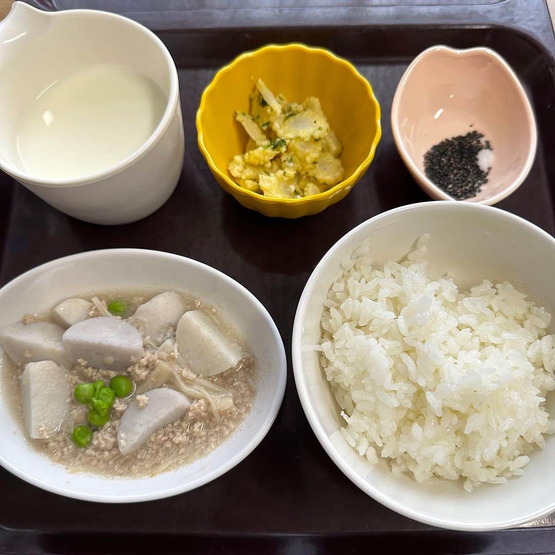 堀田祐美子のインスタグラム：「今日の朝食。  白飯があまるのよ…  今日はこれだな！！  ふりかけにハマってます。  @yumiko_hotta  @t_hearts2020  #堀田祐美子 #yumikohotta  #prowrestling  #プロレス #womansprowrestling  #女子プロレス  #hearts82 #thearts  #ふりかけ」