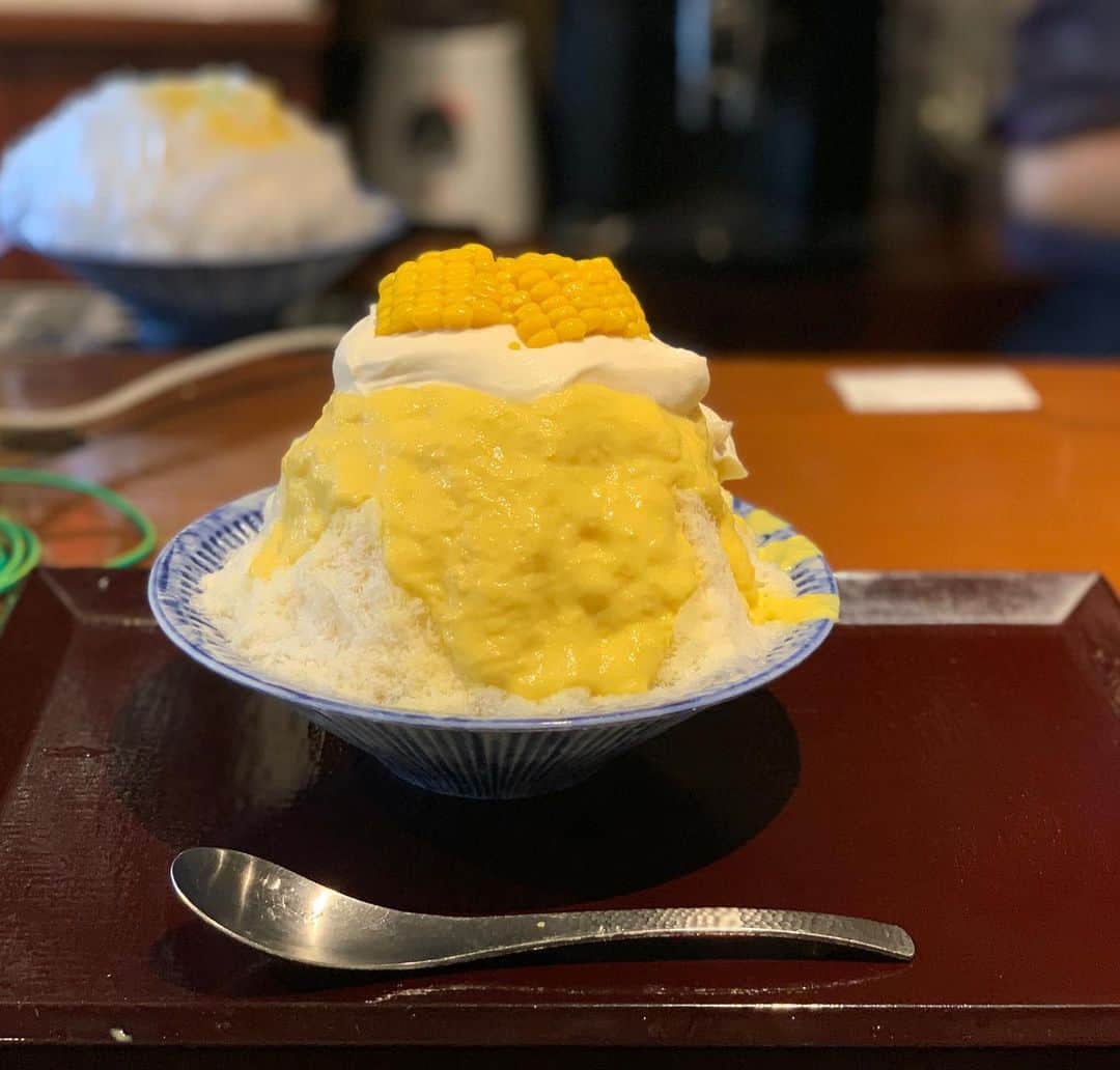 原田麻子のインスタグラム：「もろったらし  2回目。 とうもろこしソースと中のあまじょっぱい枝豆が秀逸。 上のとうもろこし部分も合わせると相当とうもろこし使ってるなと思う…  夏の朝ごはん。」
