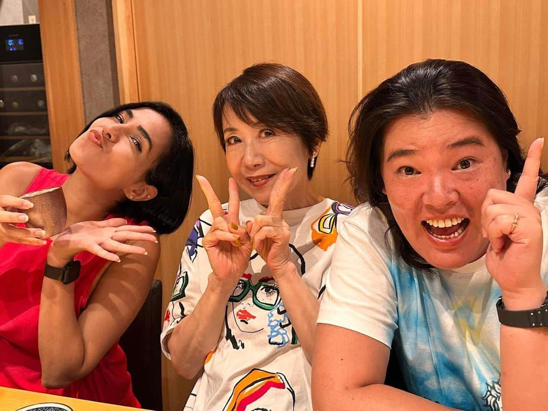 奈美悦子さんのインスタグラム写真 - (奈美悦子Instagram)「「鮨　一喜」千歳船橋で女子会！楽し過ぎた夜 よく食べよく飲みよく話しよく笑い😄楽しくて美味しかった💕 #千歳船橋 #千歳船橋グルメ #鮨 #寿司 #すし #美味しかった #楽しい #楽しかった #楽しい時間 #日本酒🍶 #ビール好き #ありがとう #またね」8月27日 10時39分 - nami.etsuko